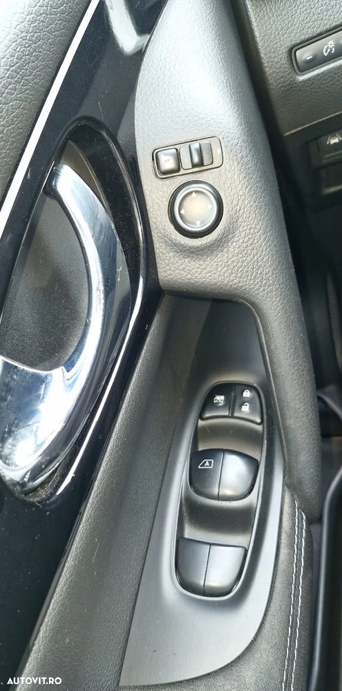 Nissan Qashqai 1.6 DCI Start/Stop X-TRONIC N-Connecta - 11