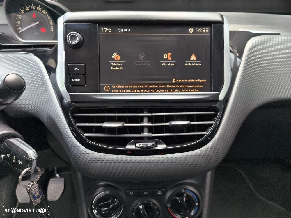 Peugeot 2008 1.2 PureTech Style - 12