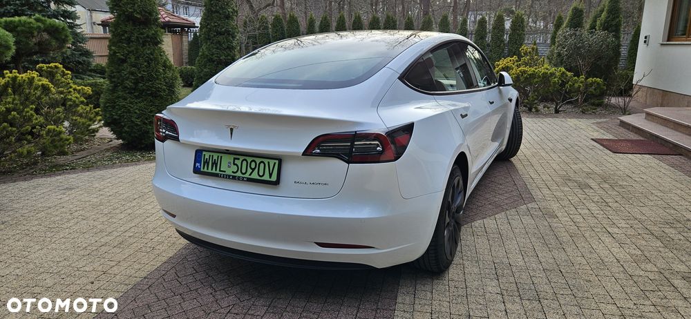Tesla Model 3 - 3