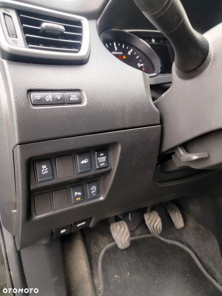 Nissan X-Trail 1.6 dCi ALL-MODE 4x4i Tekna - 8
