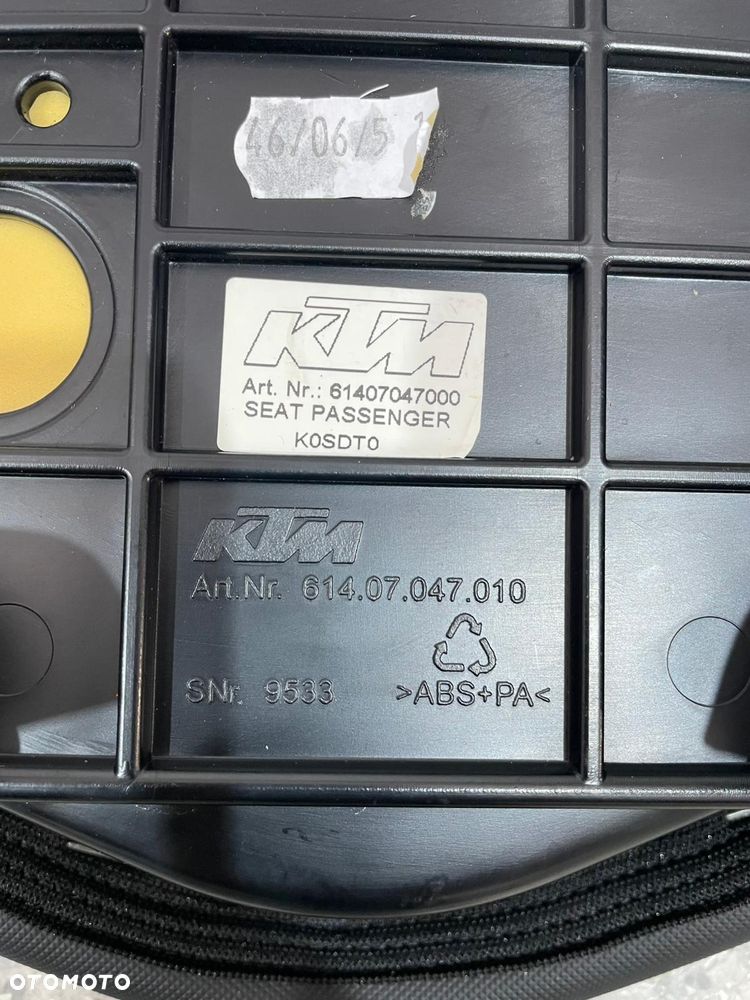 siedzenie kierowcy i pasażera, mocowanie tablicy rejestracyjnej KTM Super Duke 1290 GT  (nr1367) - 11