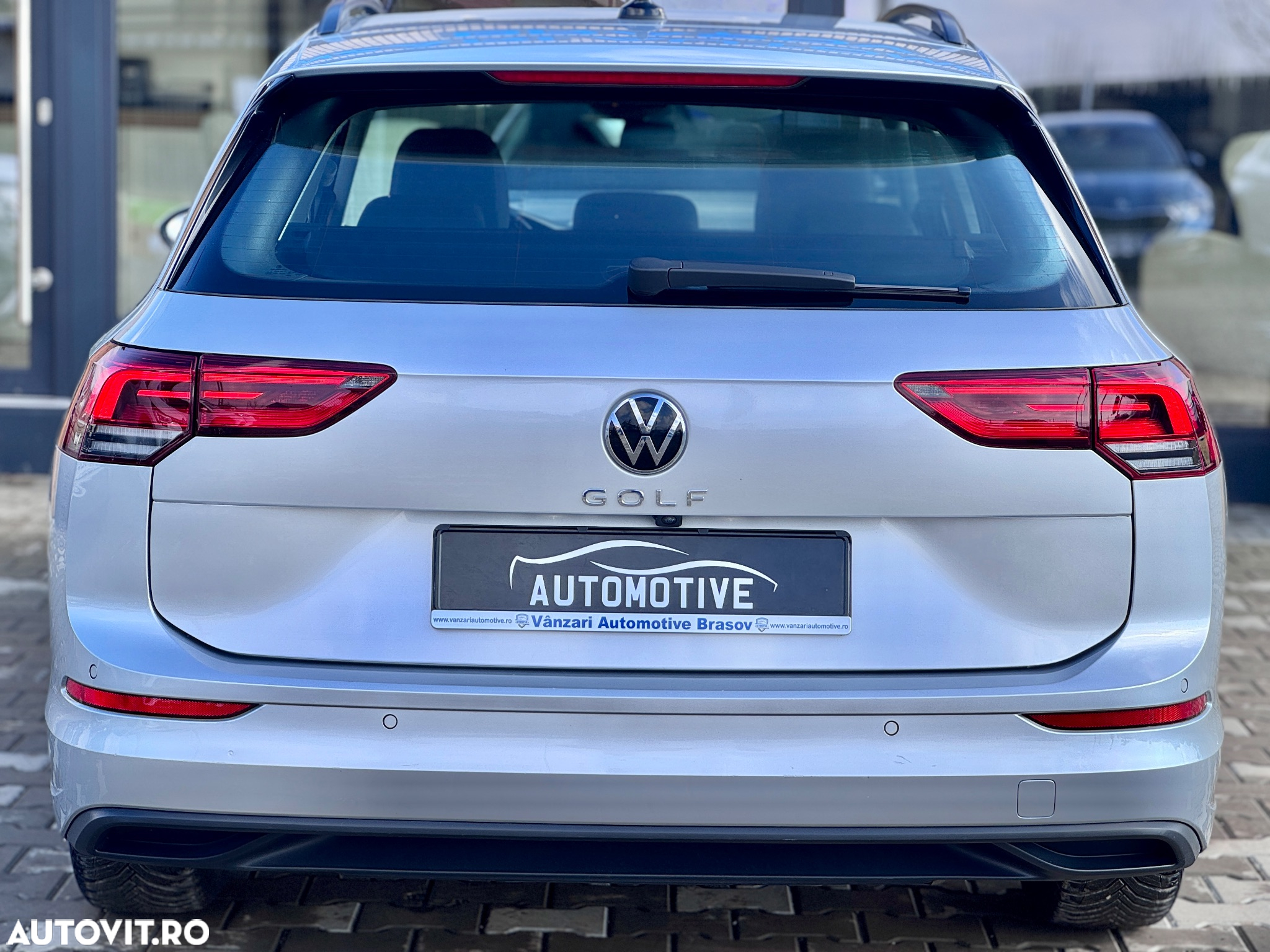 Volkswagen Golf 2.0 TDI DSG Life - 2