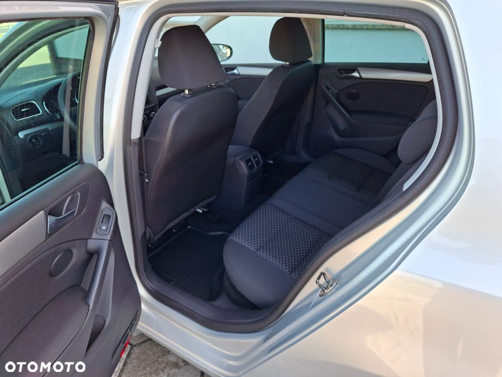 Volkswagen Golf - 10