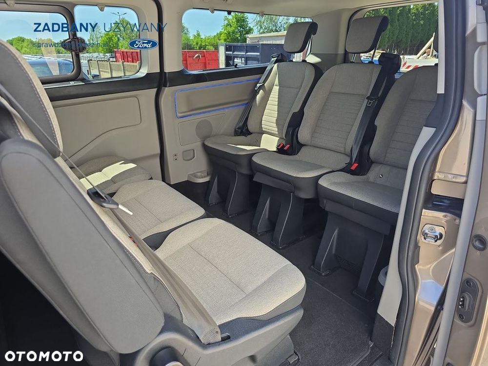 Ford Tourneo Custom - 20