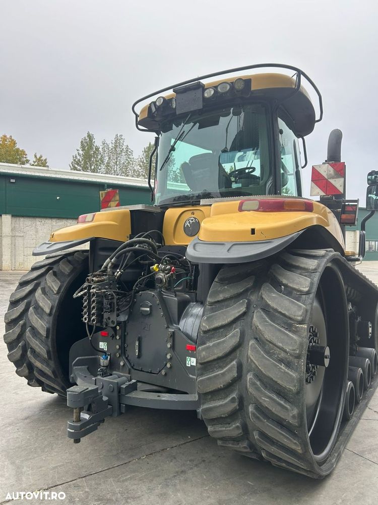 Challenger 875C Tractor pe Senile - 3