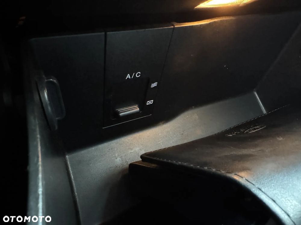 Kia Ceed 1.6 CVVT SW Dream-Team Edition - 23