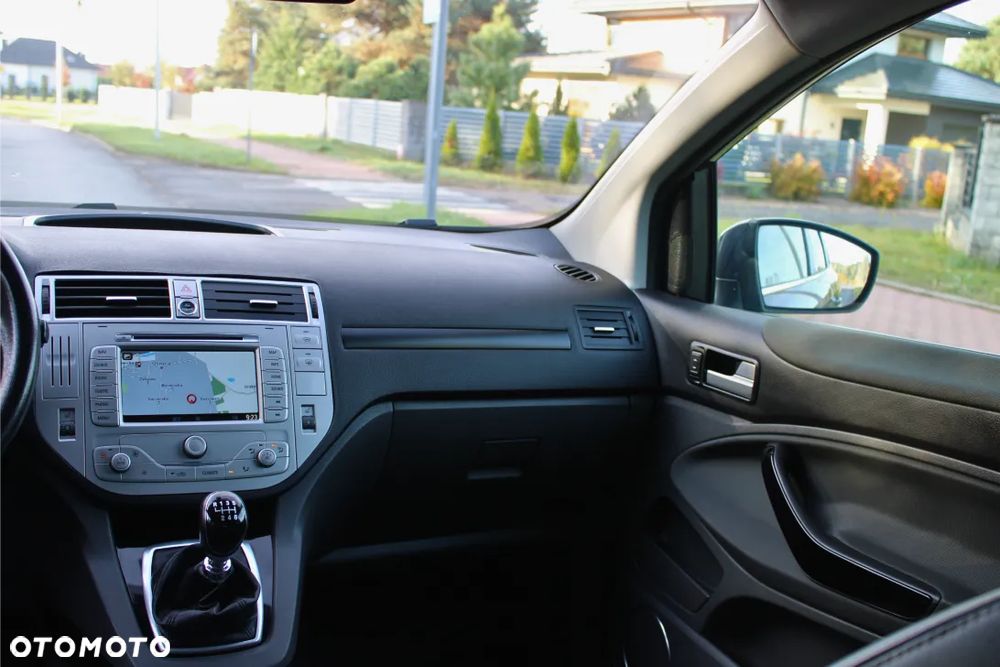 Ford Kuga 2.0 TDCi 2x4 Titanium - 26