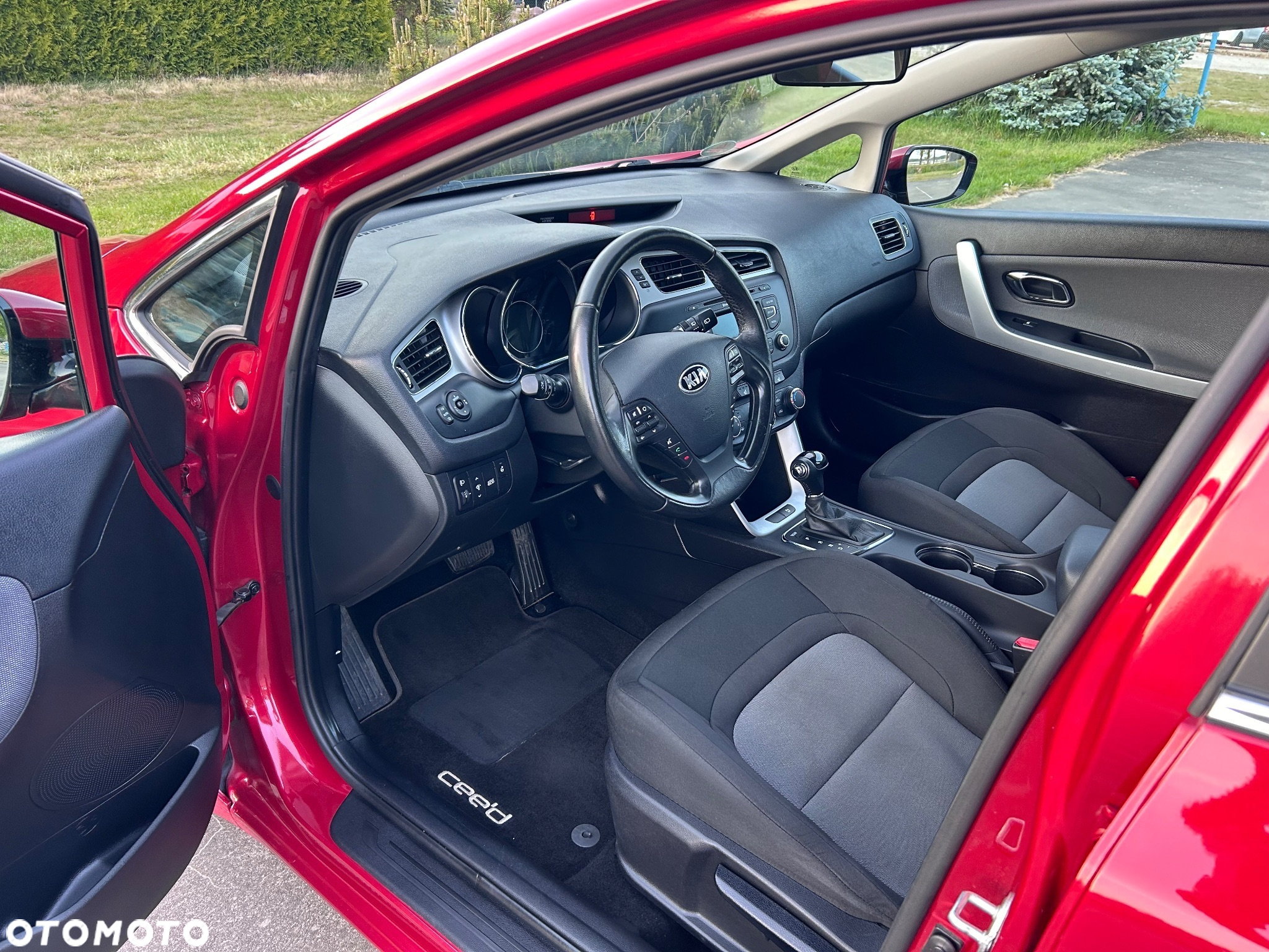 Kia Ceed 1.6 GDI DCT SW Platinum Edition - 10