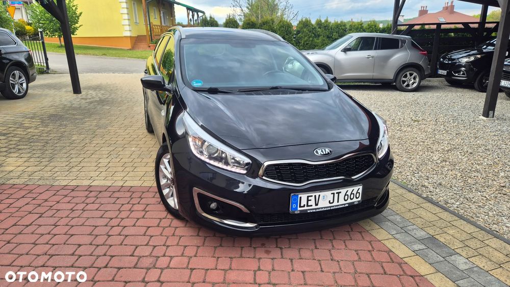 Kia Ceed 1.0 T-GDI ISG Dream-Team Edition - 2