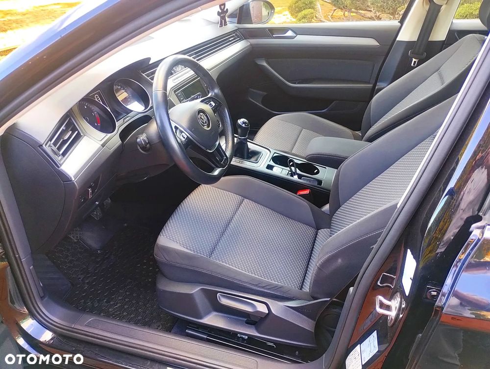 Volkswagen Passat - 5