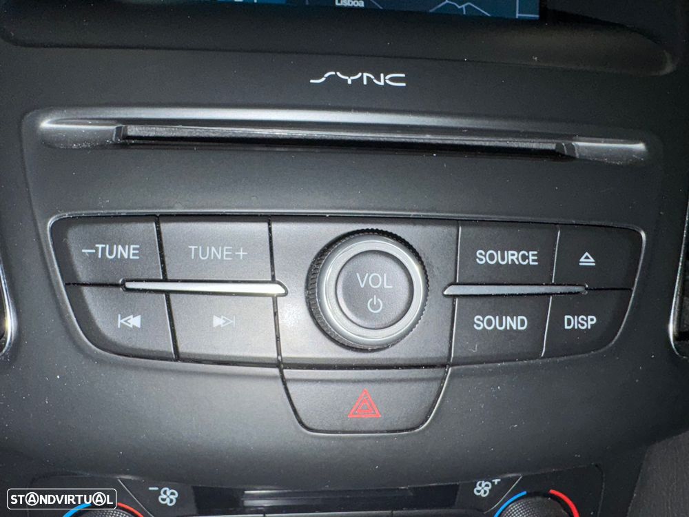 Ford Focus 1.0 EcoBoost Titanium - 25