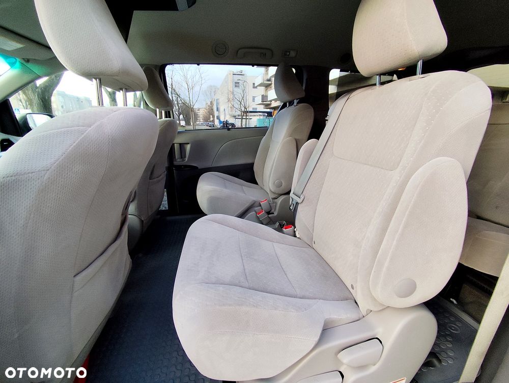 Toyota Sienna 3.5 V6 SE - 8