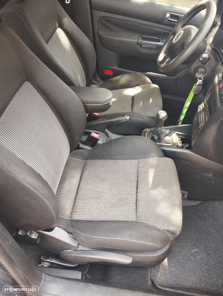 VW Golf 1.9 TDi 4M Highline - 6
