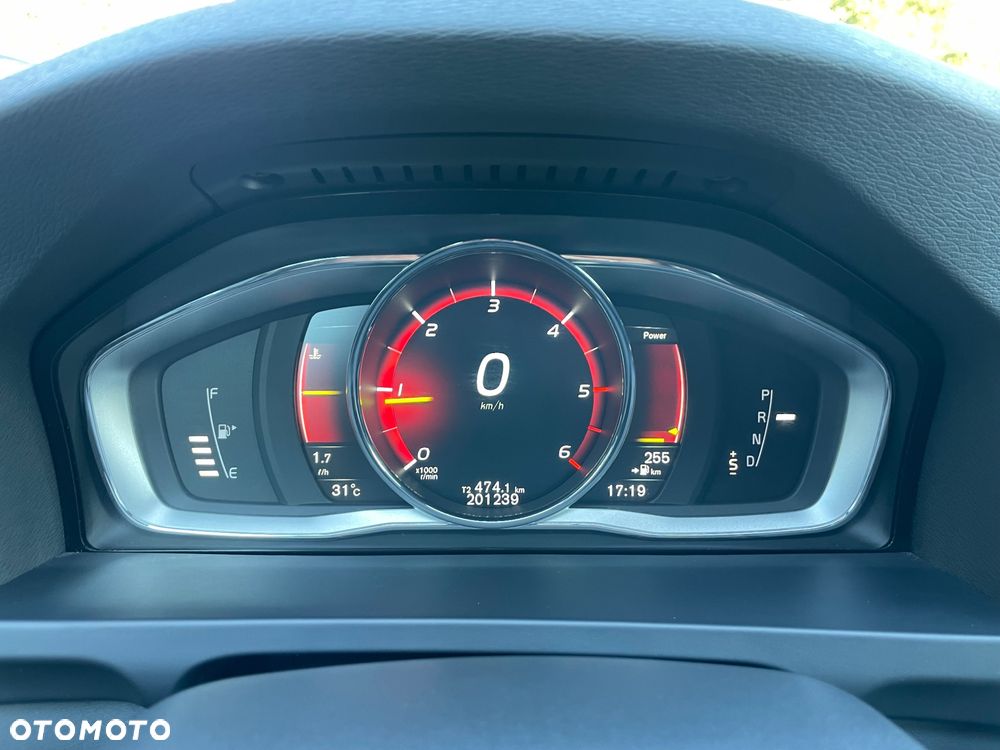 Volvo V60 D3 Geartronic RDesign - 26