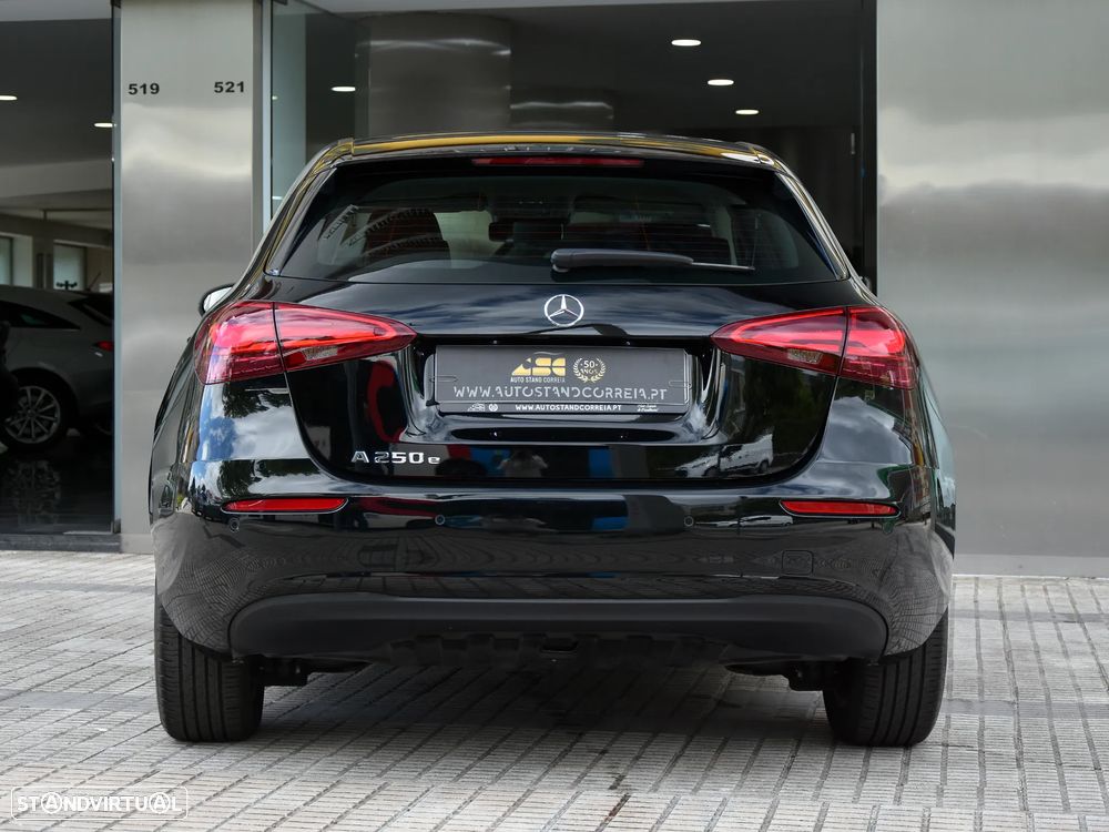 Mercedes-Benz A 250 e - 12