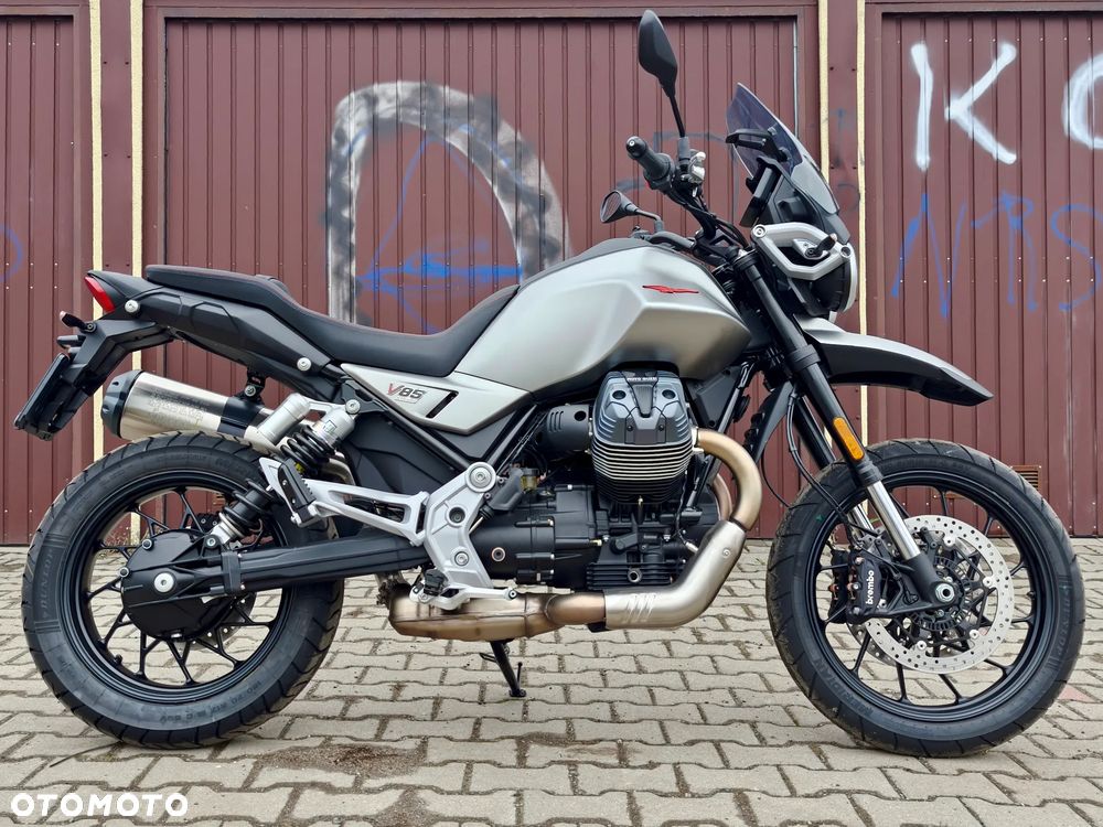 Moto Guzzi V85 - 4