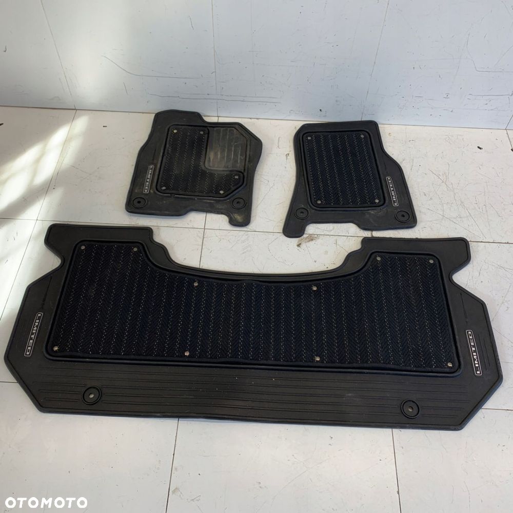 Dywaniki chodniczki oryginalne komplet 3szt DODGE RAM V 1500 LIMITED 22r - 1