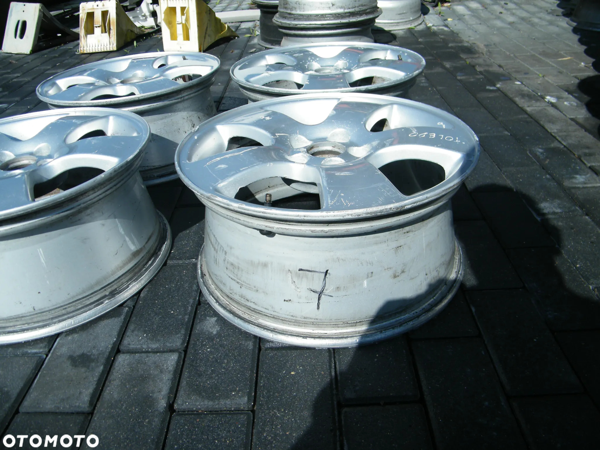 Felgi aluminiowe alufelgi komplet 5x100 ET44,5/ 7J x 16 otwór 56 - 6