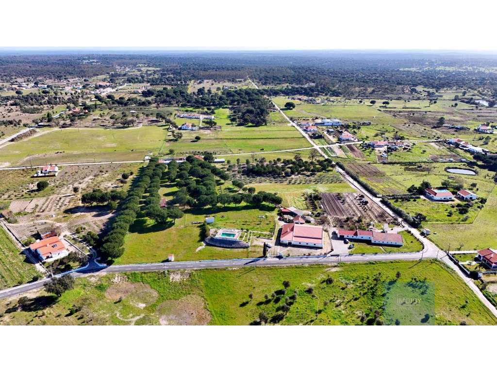 Quinta com Moradia Térrea T4 Jardim e Piscina em Coruche - Grande imagem: 3/48