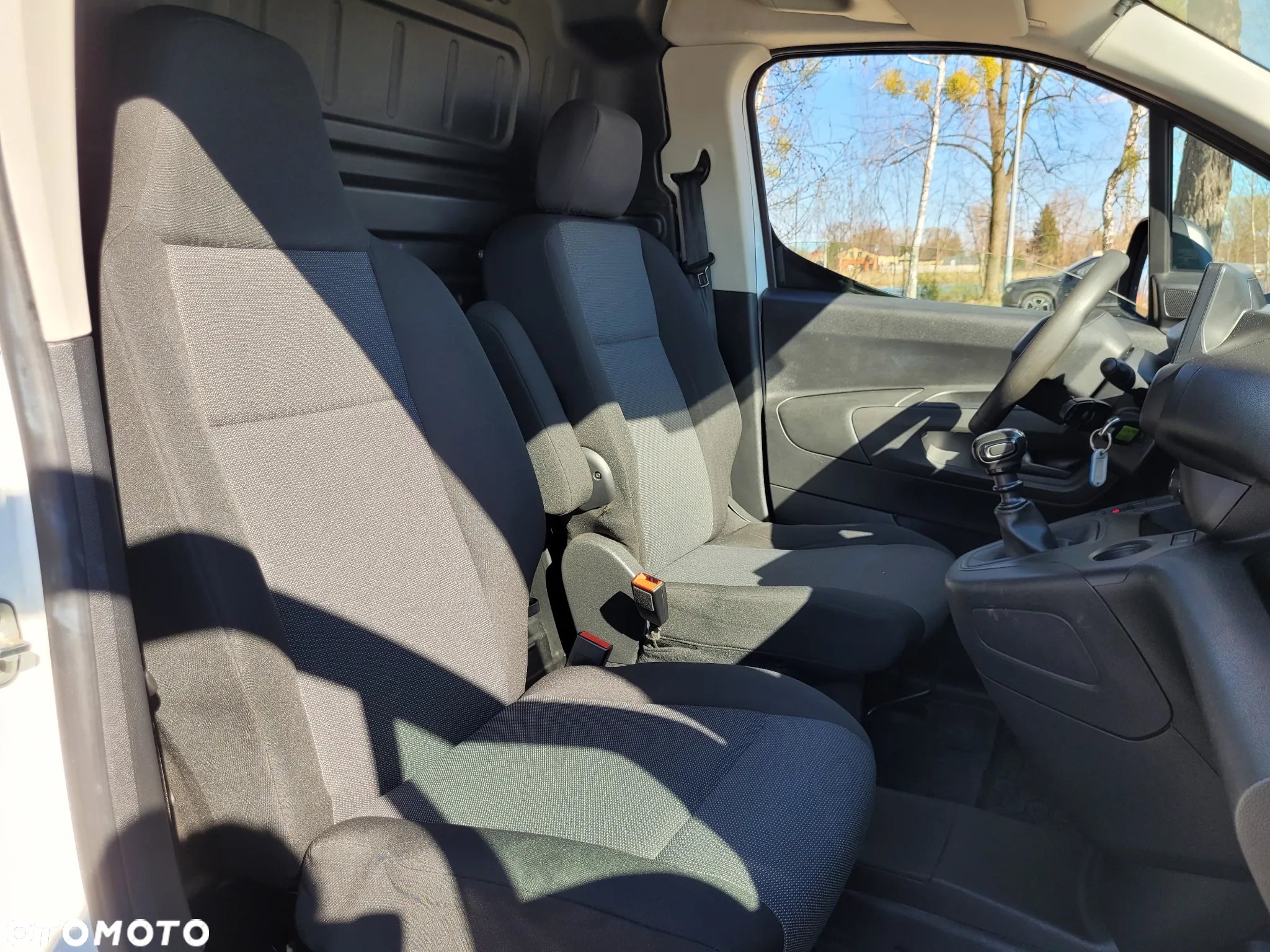 Peugeot Partner super zabudowa z Orlenu Euro6 VAT1 - 4