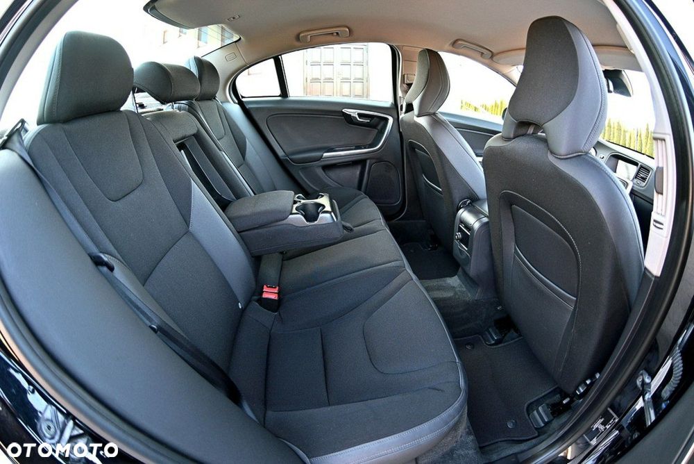Volvo S60 D3 Geartronic Momentum - 11