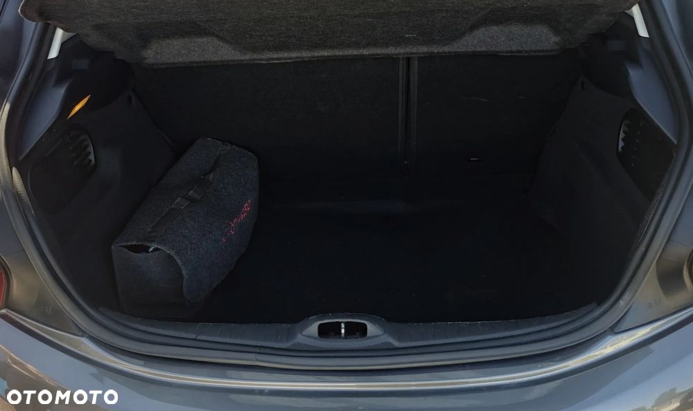Peugeot 208 1.2 PureTech Active - 12