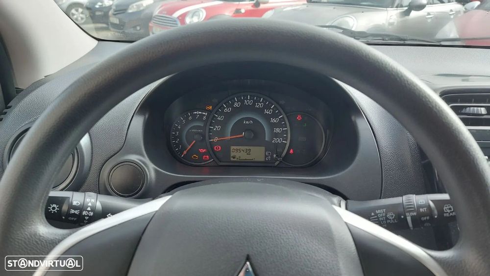 Mitsubishi Space Star - 16