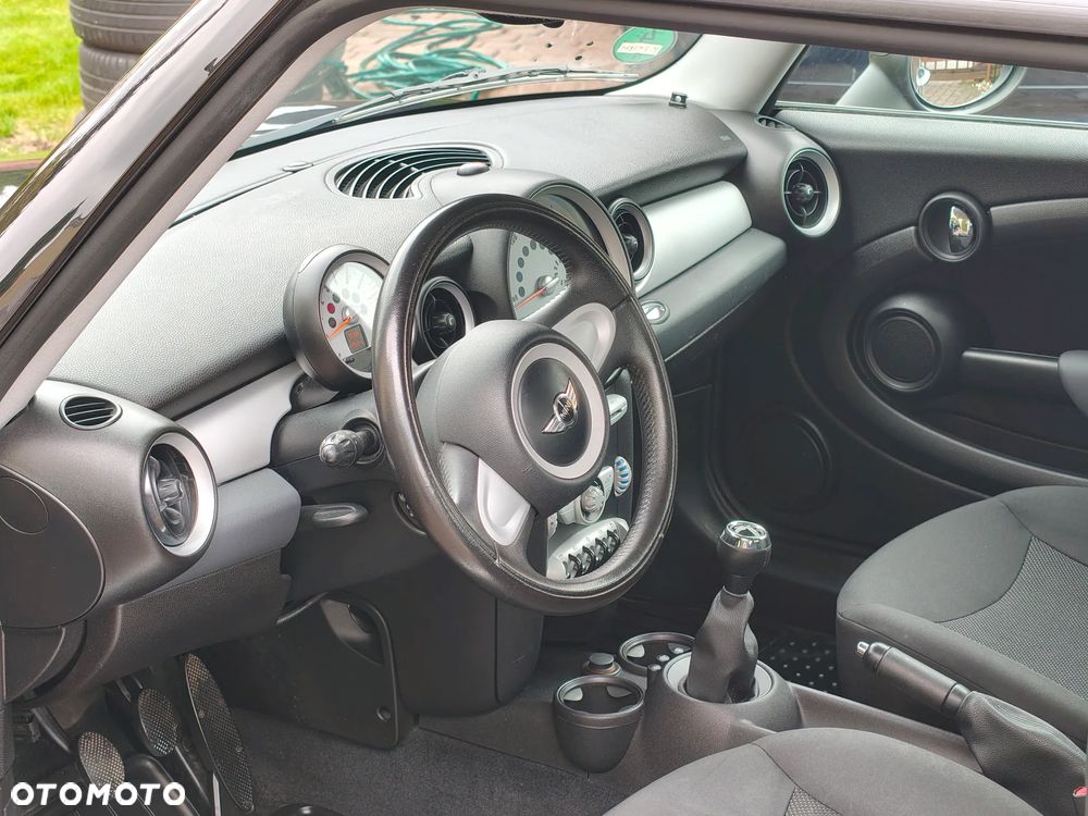 MINI Cooper Standard - 14