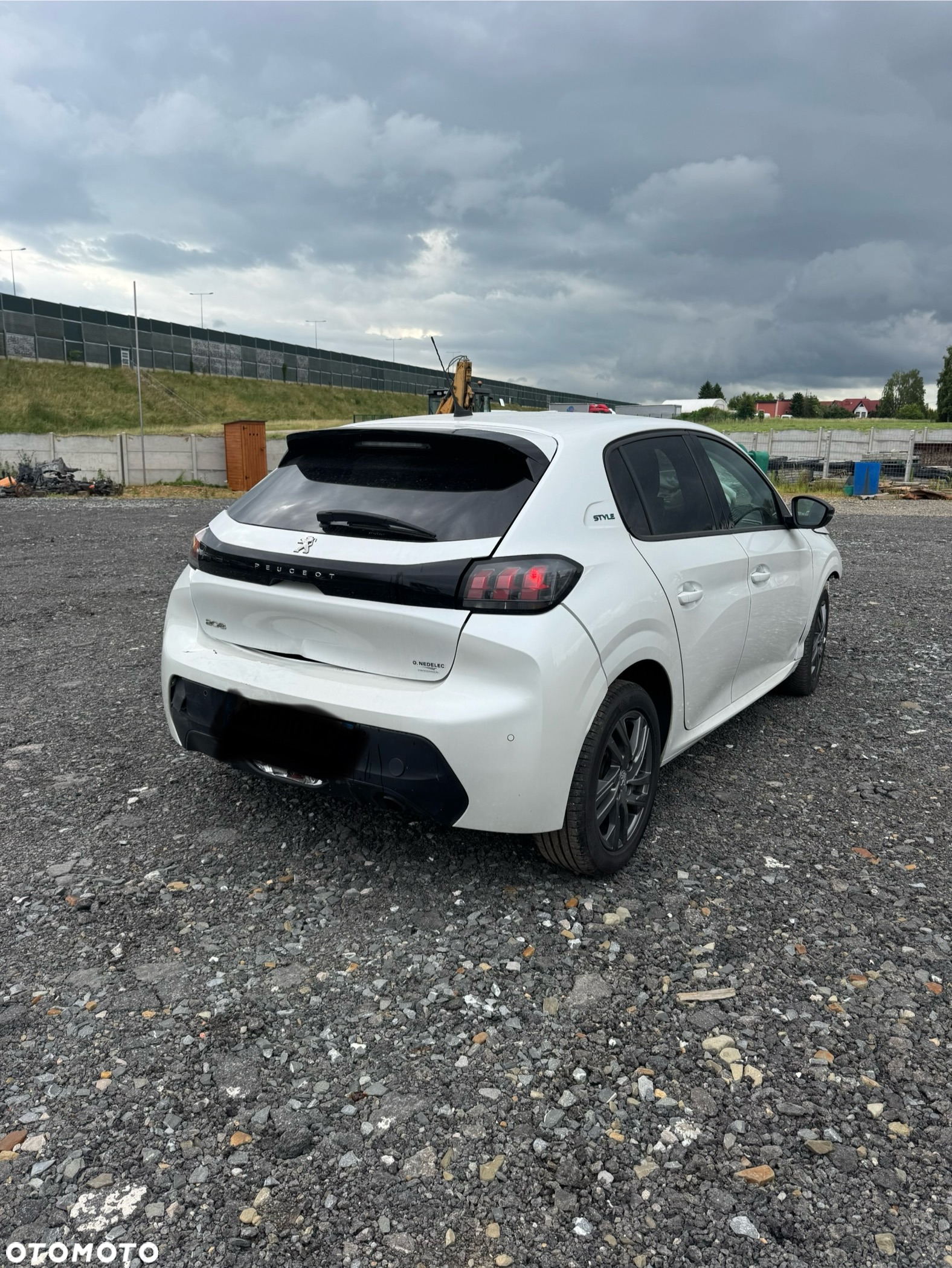 Peugeot 208 - 2