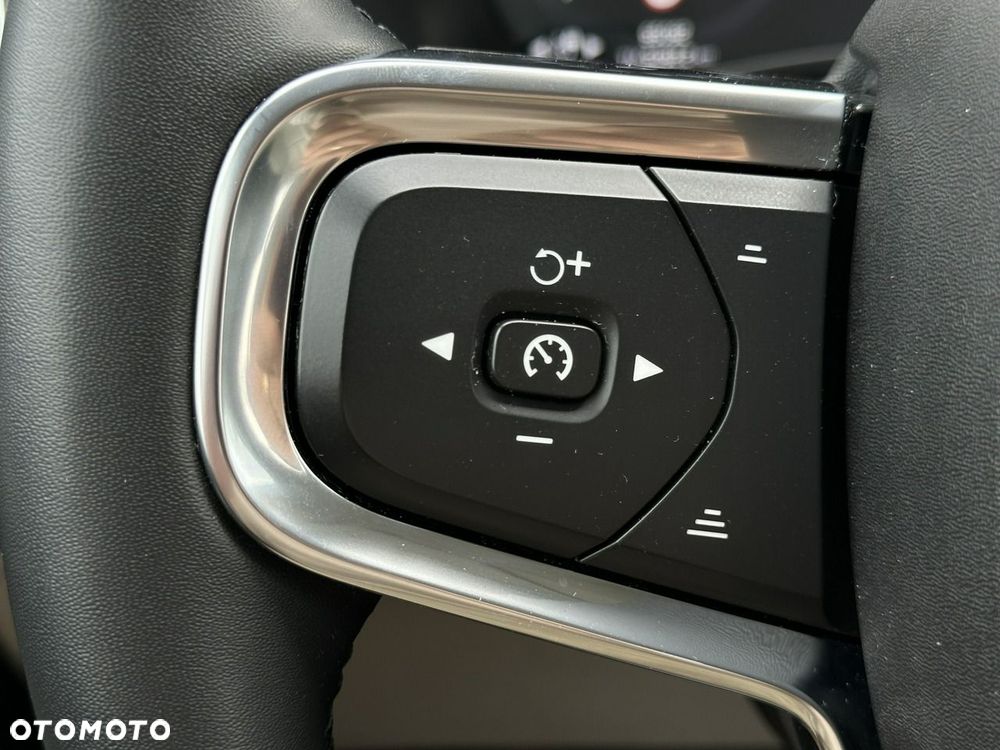 Volvo XC 40 - 23