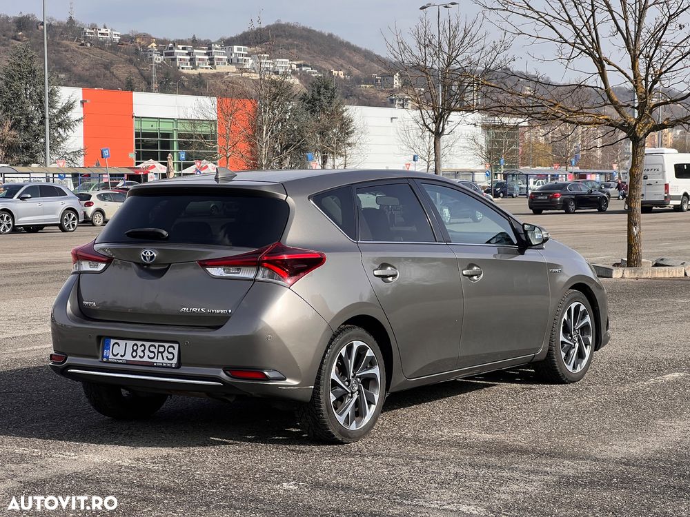 Toyota Auris 2016 photo 3