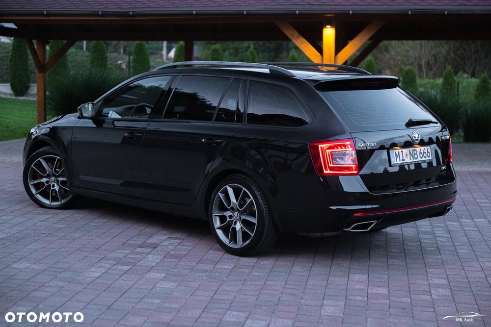 Skoda Octavia Combi 2.0 TDI RS - 15