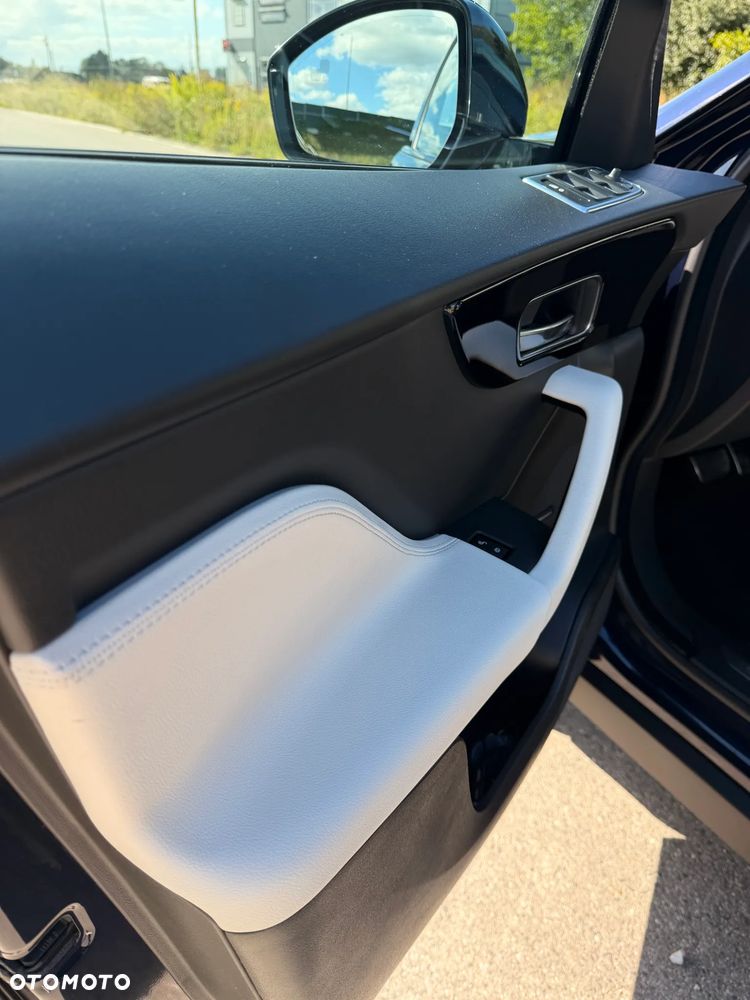 Jaguar F-Pace 2.0 i4D AWD R-Sport - 15