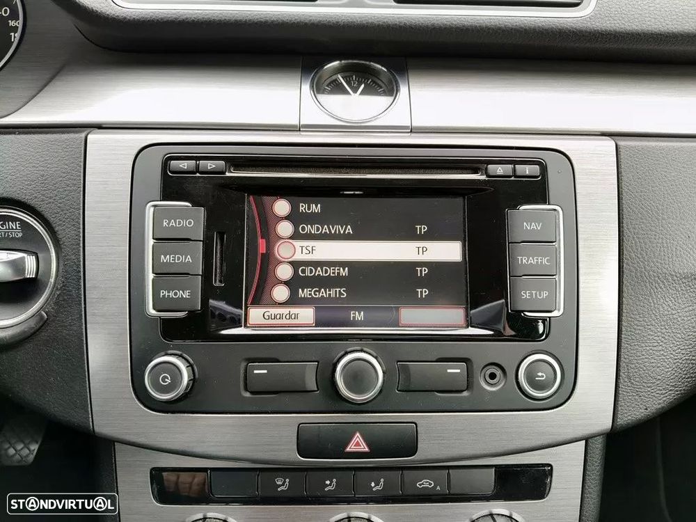 VW Passat 1.6 TDI BlueMotion - 24