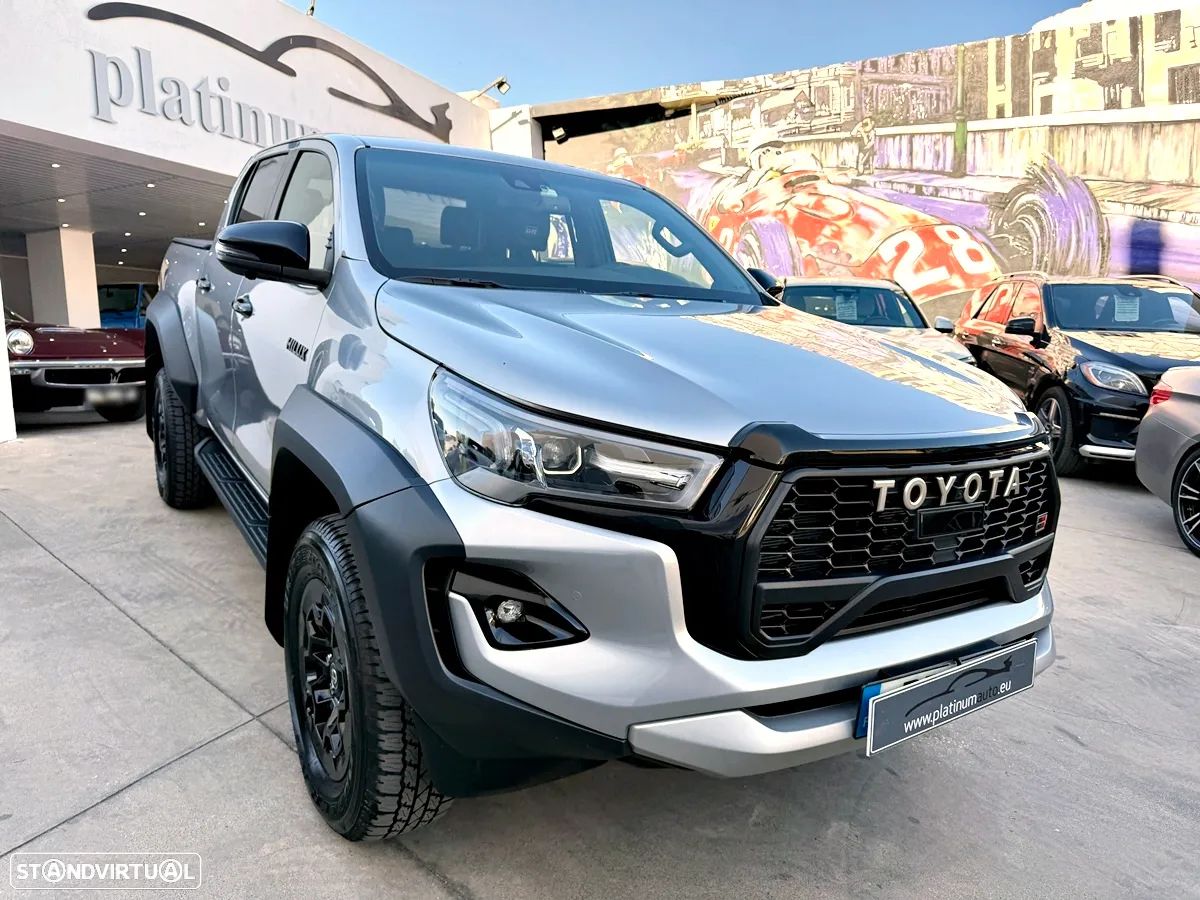 Toyota Hilux 2.8 D-4D 4WD GR Sport - 1