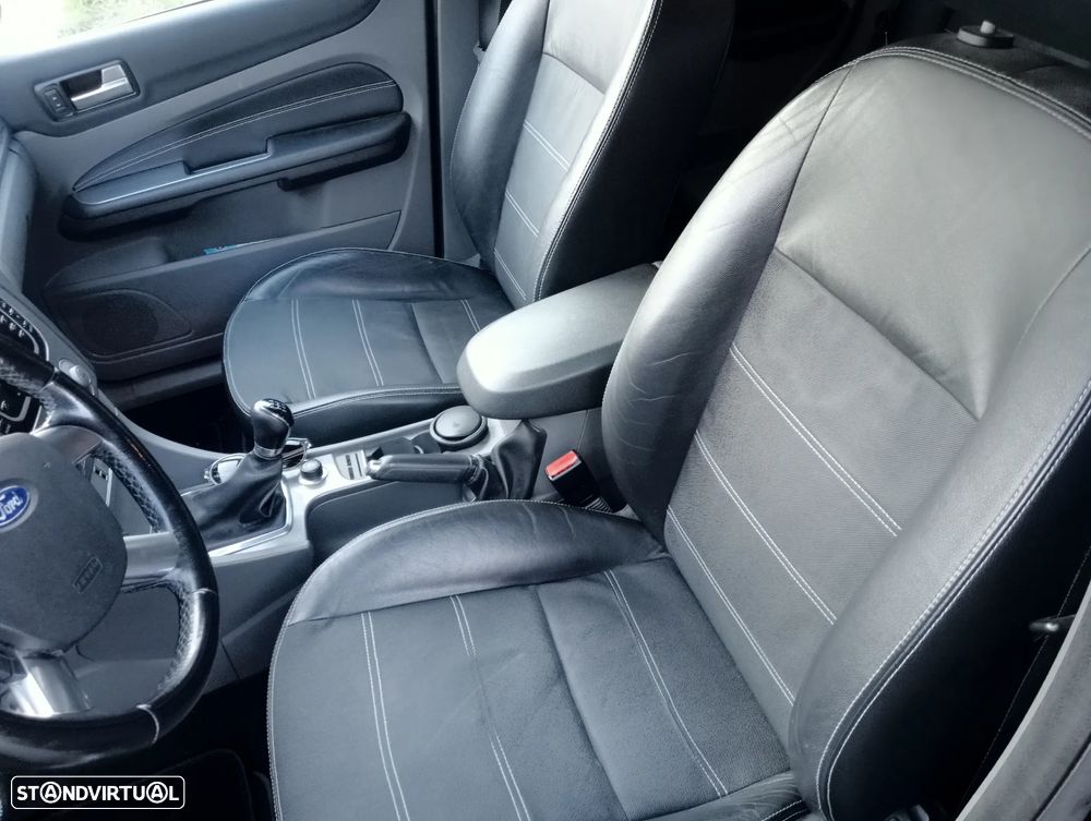 Ford Focus SW 1.6 TDCi Titanium - 11