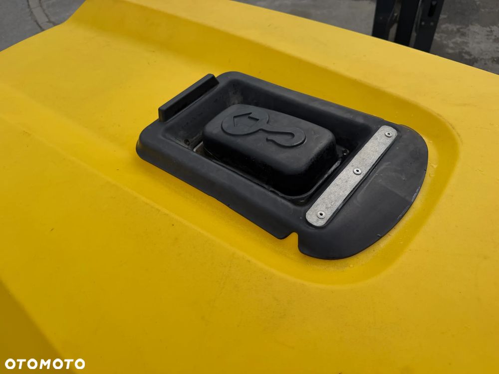 Atlas Copco XAS88 Kompresor Śrubowy. 738 mtg. 2021rok. Sprężarka 5,4m3. Przyczepka jezdna do rejestracji jako pojazd. Regulacja ciśnienia bar od 1-7. Silnik Kubota 4cylindry. 50km. Potężna moc. Sprowadzony z Norwegii. Maszyna jak Nowa z Salonu! Okazja. Zadbana Maszyna. Dokumenty, książka. Opony nówki! Zero zużycia potężna moc. Chłodnica Cyklonowa (osuszacz) !!! - 31