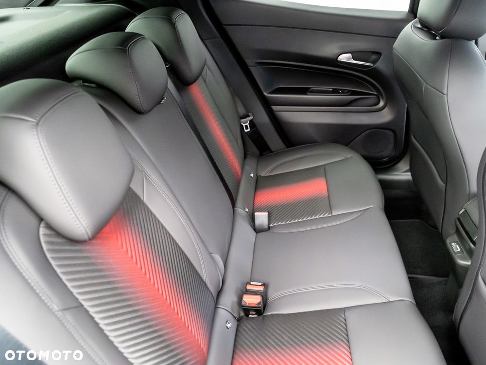Alfa Romeo Junior 1.2 mHEV Ti eDCT - 16