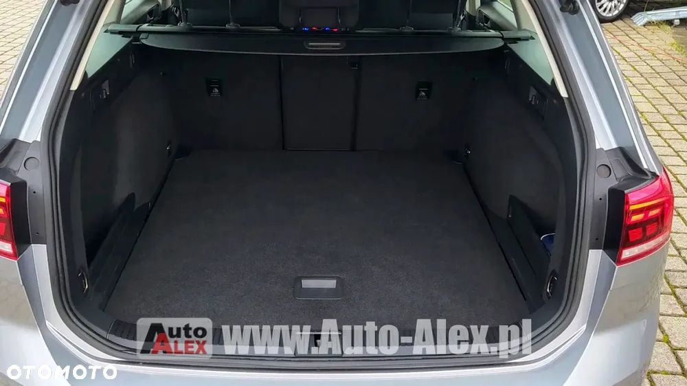 Volkswagen Passat 1.5 TSI EVO Elegance - 9