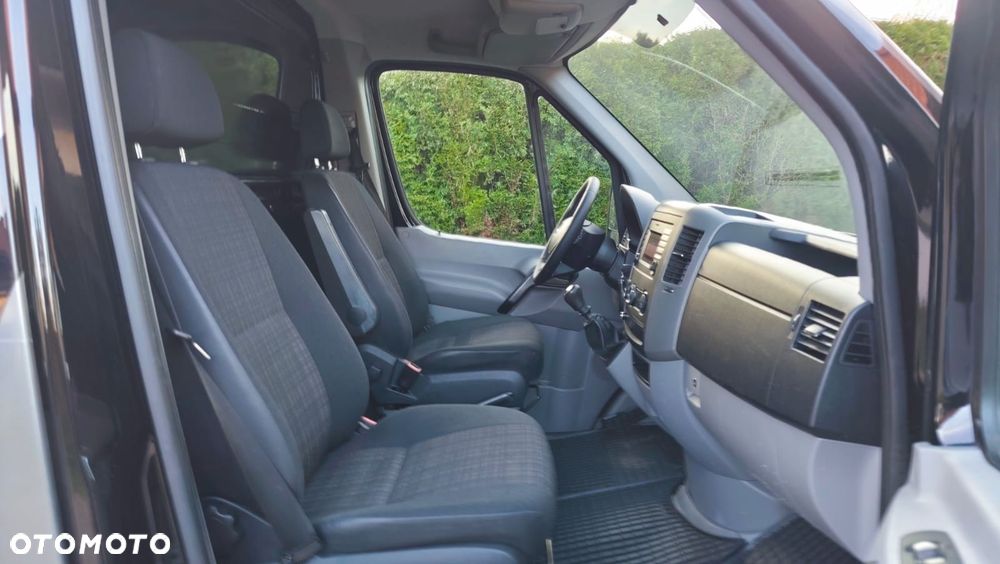 Mercedes-Benz Sprinter - 11