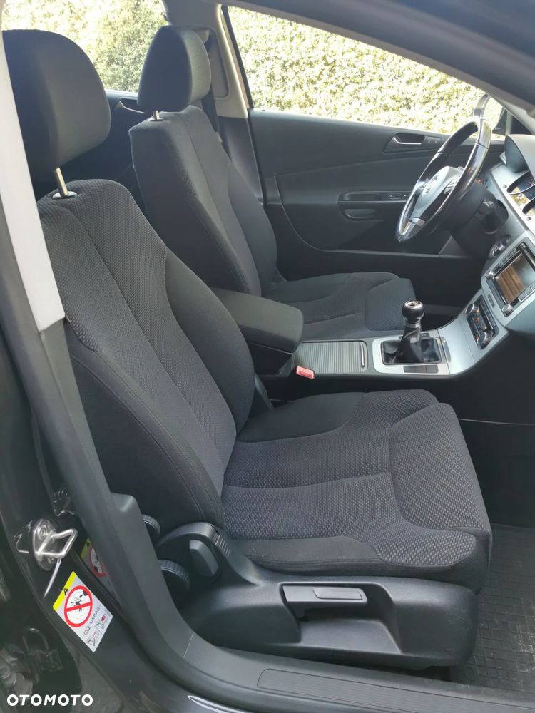 Volkswagen Passat 2.0 TDI Comfortline - 15