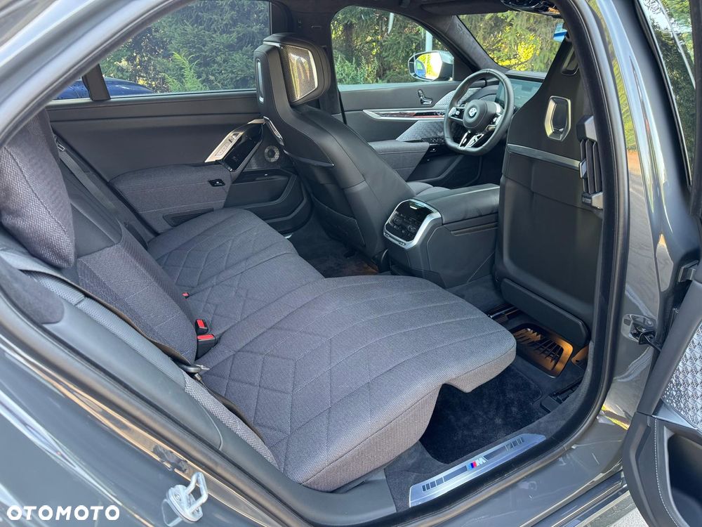 BMW Seria 7 740d xDrive mHEV Individual Edition sport - 24