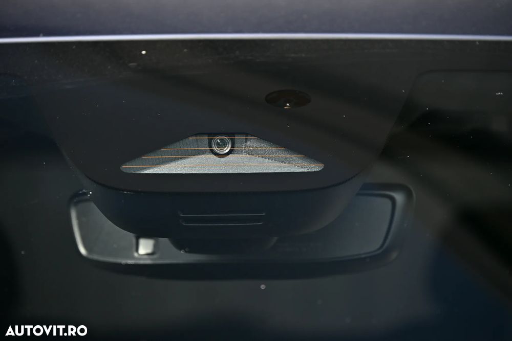 Volvo XC 60 B4 MHEV AT8 AWD R-Design - 37