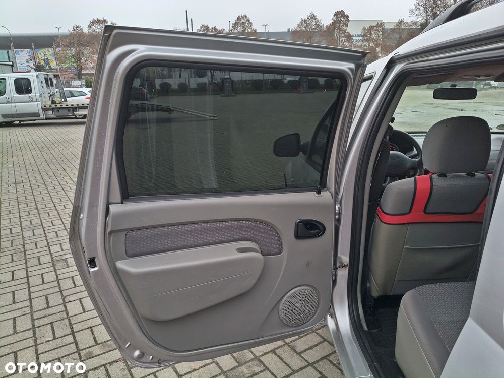 Dacia Logan 1.5 dCi Ambiance - 17