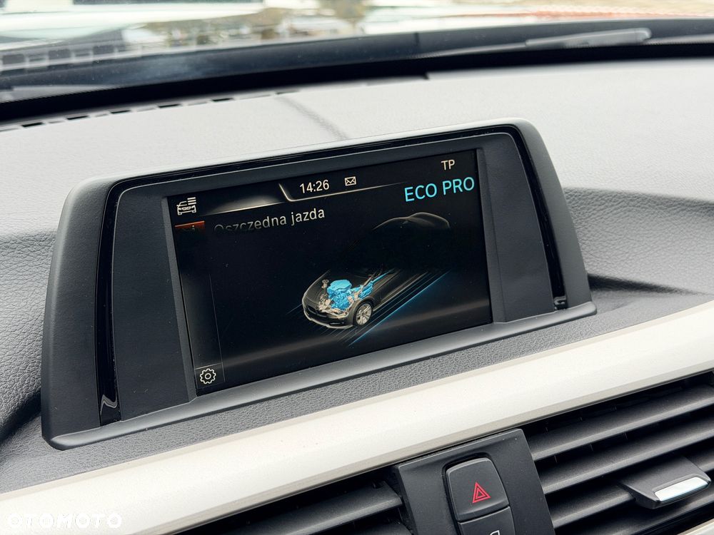 BMW Seria 3 318i - 27