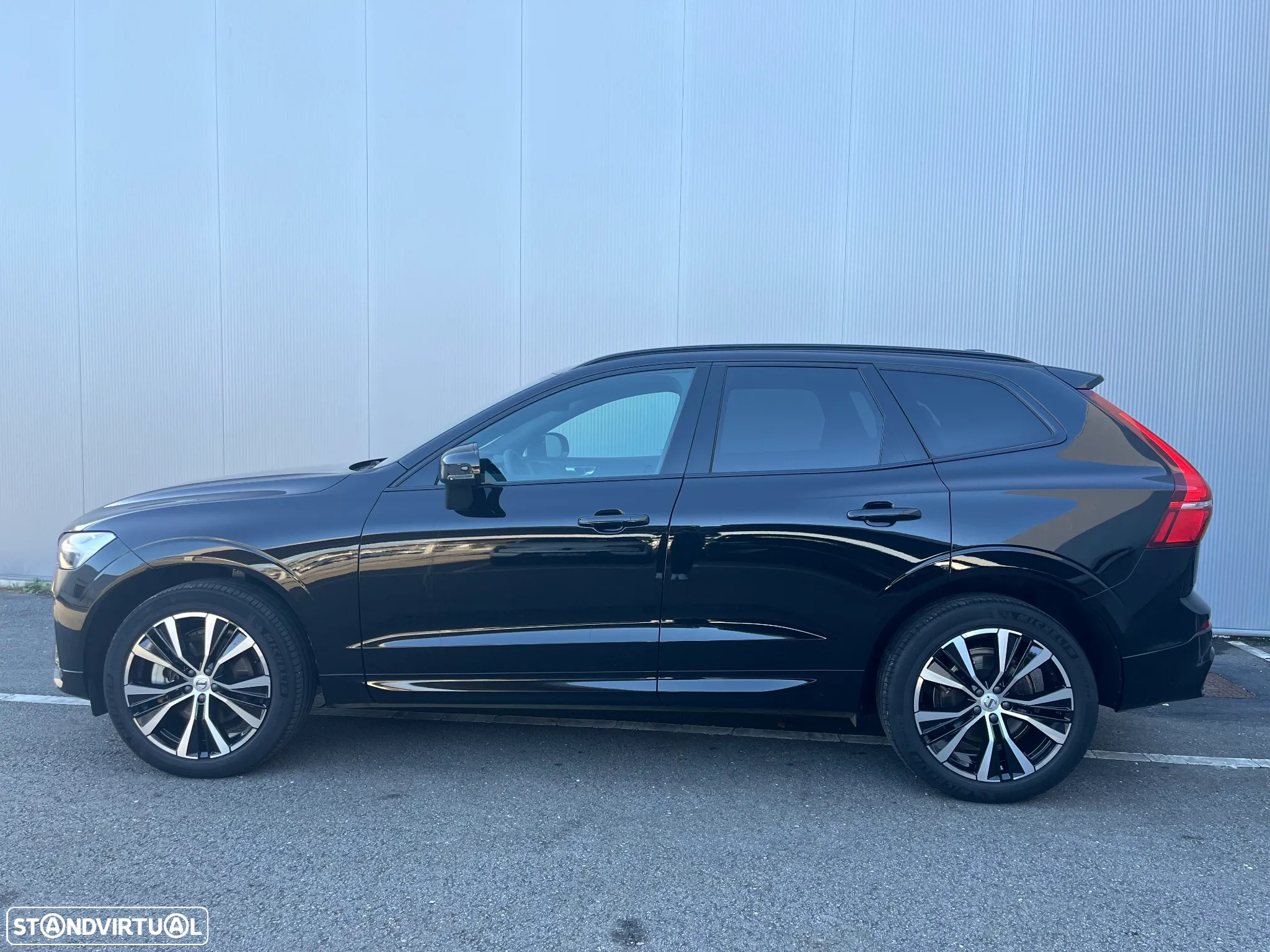 Volvo XC 60 2.0 B4 Plus Dark - 8