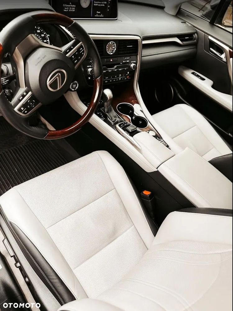 Lexus RX - 8