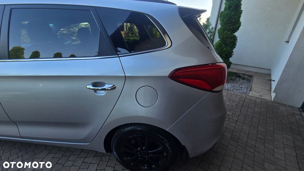Kia Carens - 21