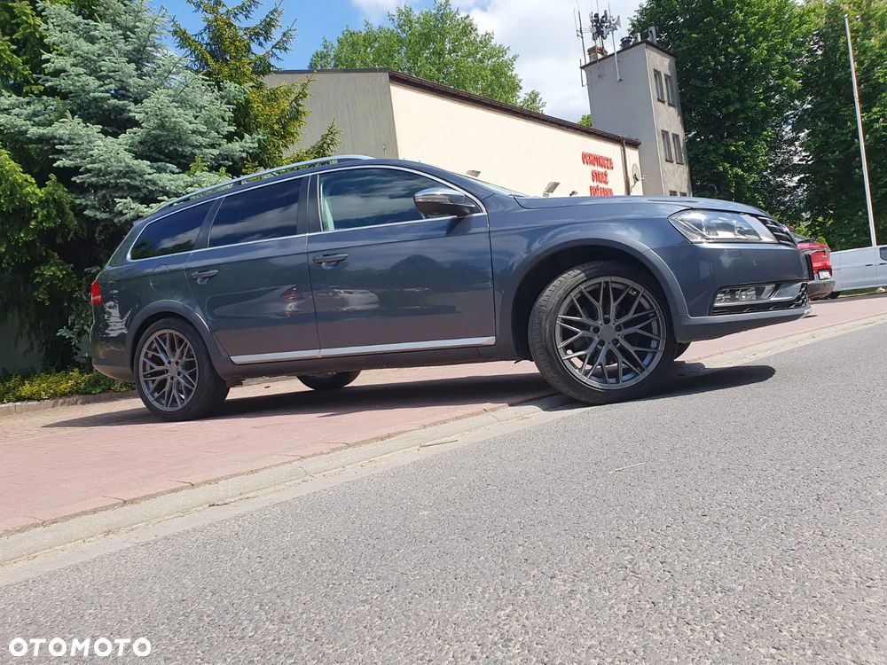 Volkswagen Passat Alltrack 2.0 TDI 4Motion DSG BlueMotion Tec - 30