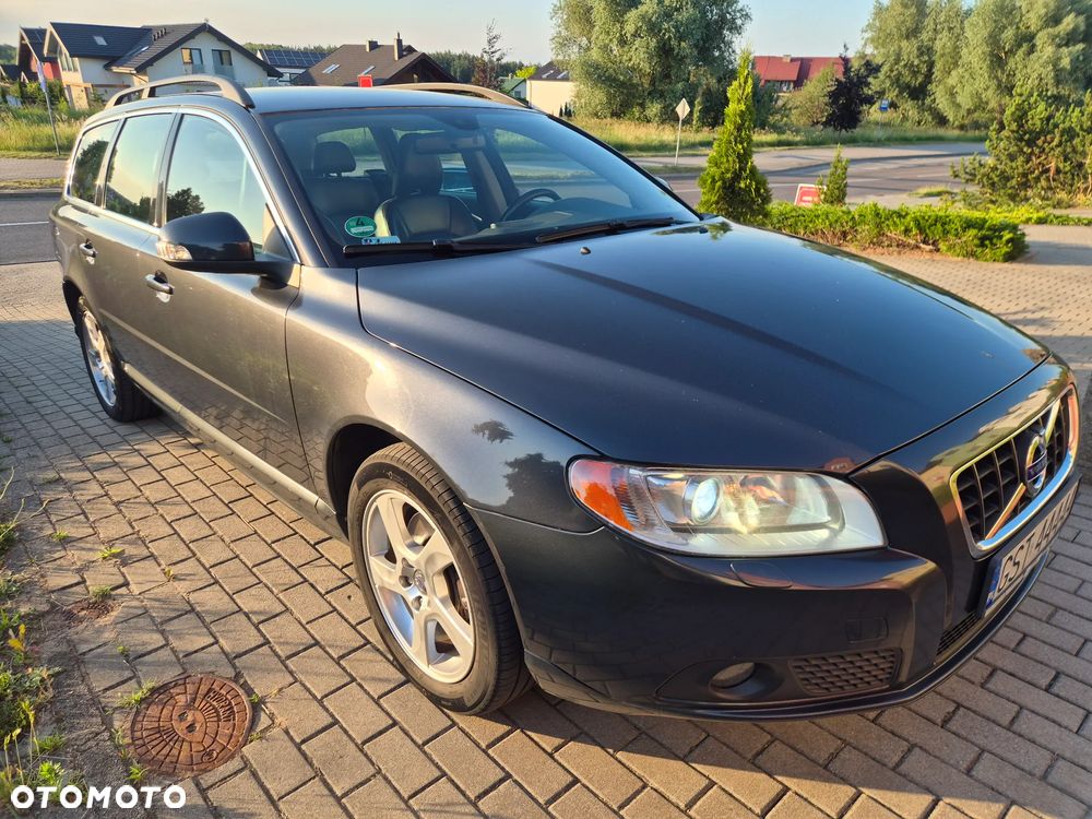 Volvo V70 D5 AWD Summum - 1